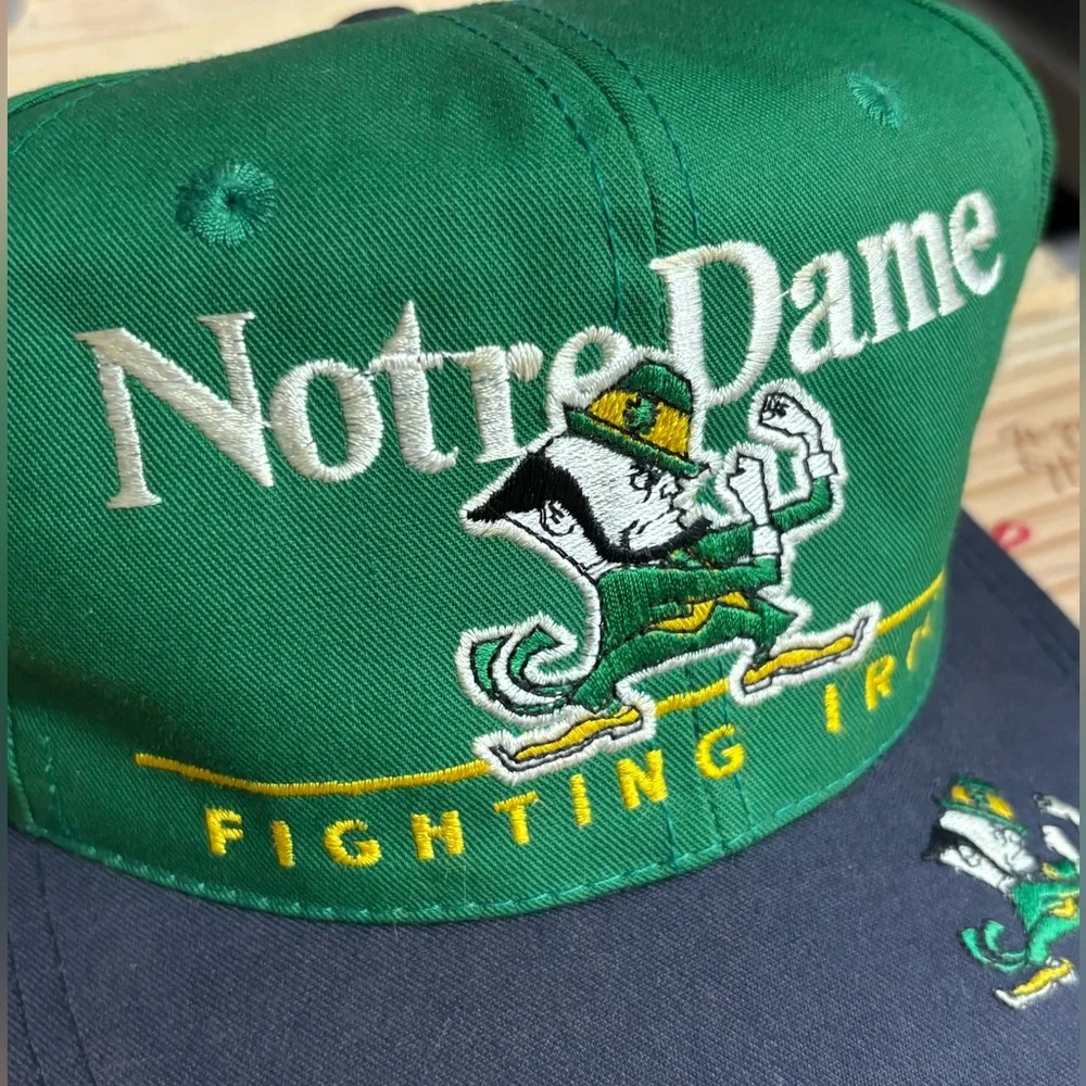 🔥 Vintage 90’s Rare Fighting Irish Green & Navy SnapBack Cap Logo on Brim 🔥